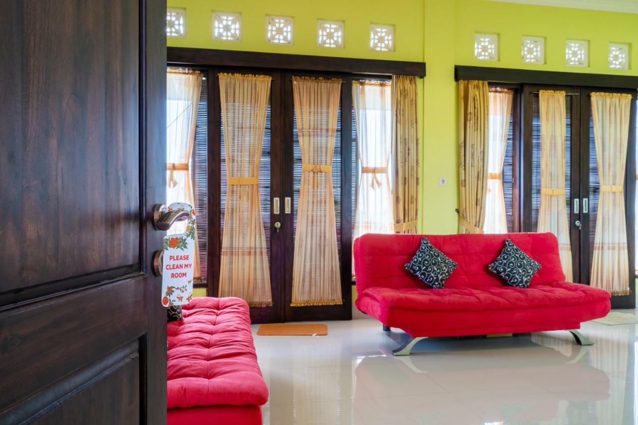 Oyo 922 Pp Dream Guest House Lovina Beach Extérieur photo