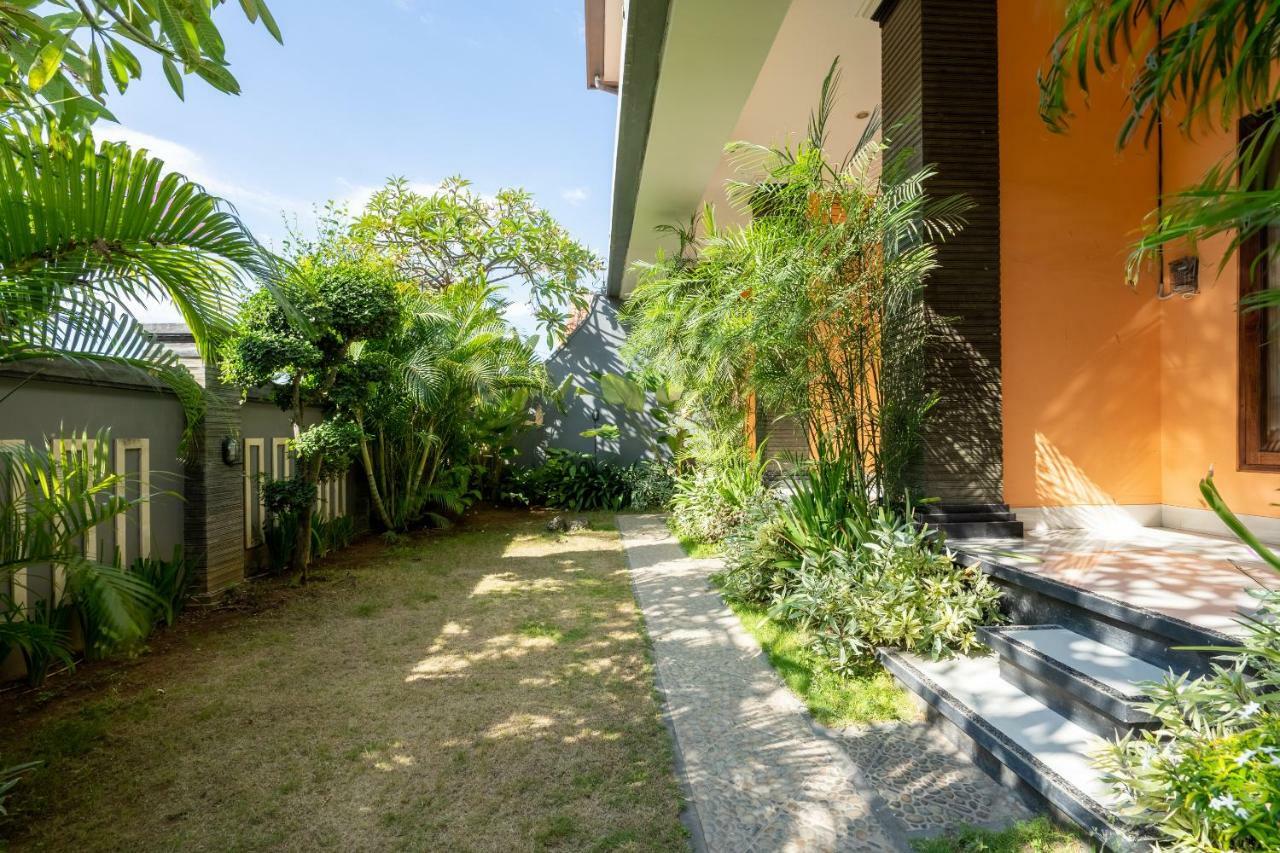 Oyo 922 Pp Dream Guest House Lovina Beach Extérieur photo